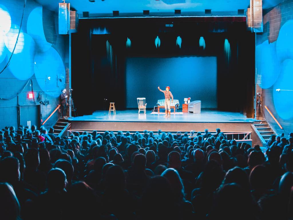 Top 8 Reasons Why Theater Is the Best Night Out Ever!